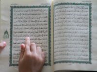 Selain berdoa, umat islam juga hendaknya memperbanyak membaca al-Quran pada malam-malam bulan Ramadhan