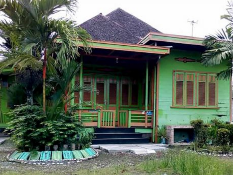 Rumah Adat Banjar Tadah Alas