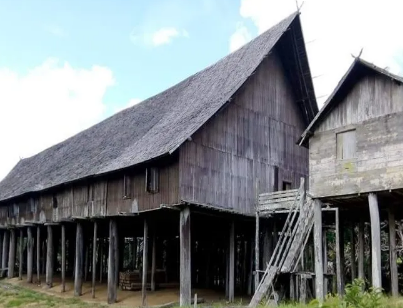 Rumah Adat Betang Damang Batu Kalimantan Tengah