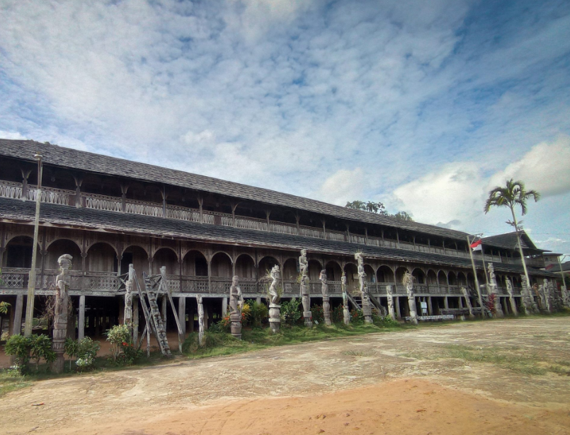 Rumah Adat Lamin Kalimantan Timur