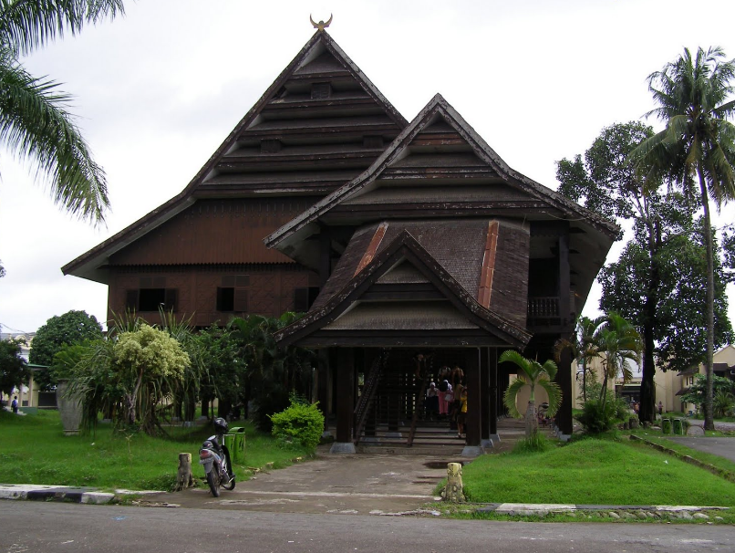 Rumah Adat Saoraja