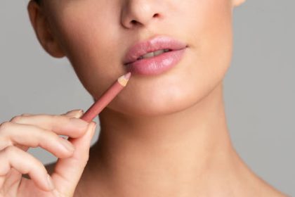 Lipstik yang Tidak Luntur Saat Minum Kopi