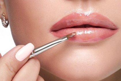 Cara Membuat Lipstik Awet dengan Urutan Makeup yang Benar