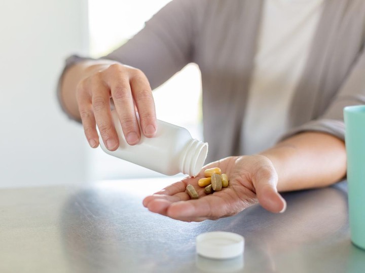 Efek Samping Suplemen Vitamin D Jika Dikonsumsi Berlebih